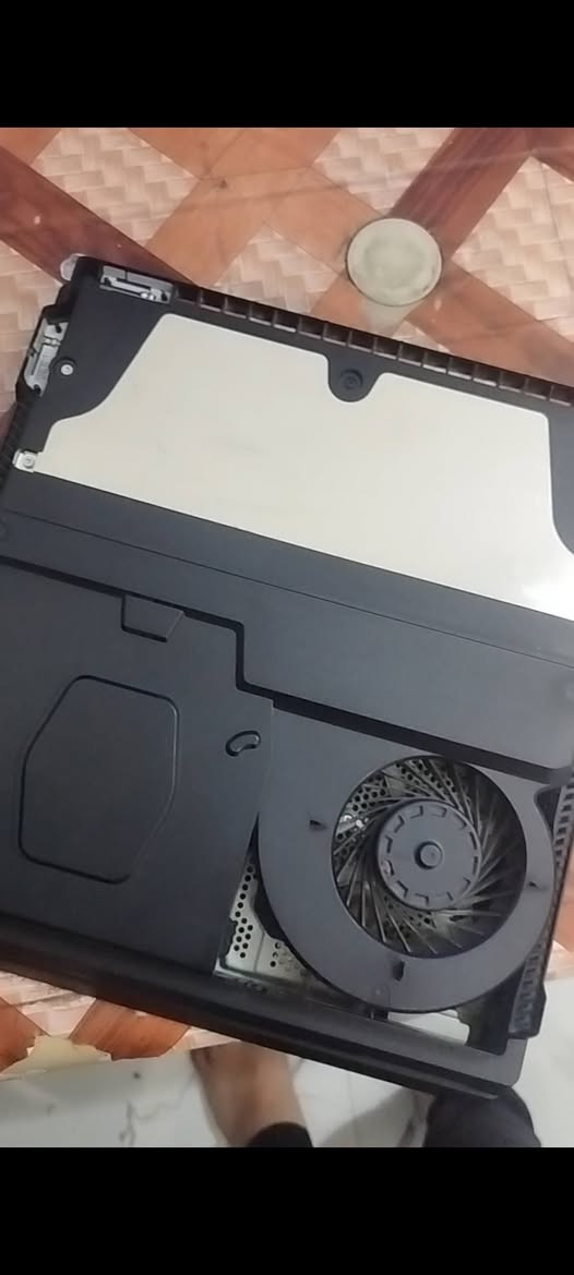 جهاز بلي 4برو مهكر نظيف جداً ما مفتوح نهائياً 
ذاكرة الجهاز 1TB + هارد خارجي موسع 500GB ويدات ثنين وحدة أصلية ووحدة تجارية  كامل غراضة الاصليه بدون كارتون السعر 360 
مكاني نجف حي ميسان ما عندي توصيل


**إذا كنت صاحب هذا الإعلان وتريد حذفه لأي سبب، رجاءا أرسل رسالة إلى الدعم الفني**