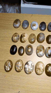 اللهم صل على محمد وال محمد 🌹
مجموعة من الاحجار داودي والسليماني طبيعي الاصلي 

تحف روعة من جمال رباني ذات عيون واضحة وصريحة

بيع شلع العدد 36 قطعة سعر 75 الف تطلع عليك القطعة الوحدة 2 الف دينار اذا تبيع عله 3 الاف انته رابح 😉

يوجد توصيل جميع محافظات العراق ⭕ 

واتساب ***********
