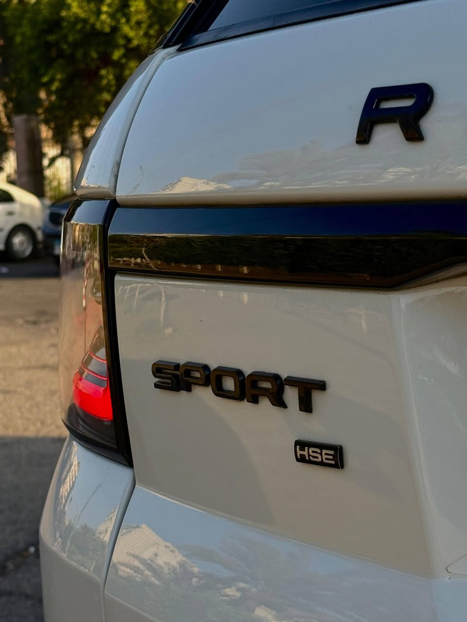 Range Rover Sport 2021 🇬🇧

● 60,000 KM
● 2.0L Turbo Engine
● 300 HP 🐎
● Zero Accident History
● Paint Protection Film (PPF) Since New
● Ceramic Window Tint
● Head-Up Display (HUD)
● Meridian Premium Sound System
● 7-Way Electric Memory Seats
● Seat Massage Function
● Heated & Ventilated Seats
● Soft-Close Doors
● Panoramic Sunroof
● Blind Spot Assist
● Adaptive Cruise Control with Radar
● Lane Keep Assist
● Deployable Electric Side Steps
● Welcome Lights
● Illuminated Door Sills
● Built-in Refrigerator (Cool Box)
● Air Suspension
● Matrix LED Headlights
● Configurable Ambient Interior Lighting
● Android Auto
● Apple CarPlay
01222225268
https://wa.me/+0201222225268


**إذا كنت صاحب هذا الإعلان وتريد حذفه لأي سبب، رجاءا أرسل رسالة إلى الدعم الفني**