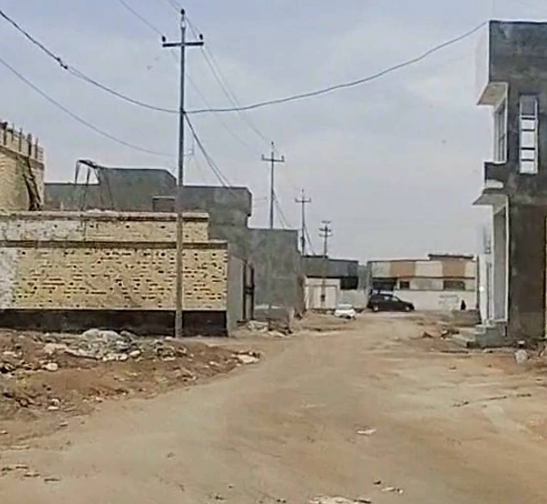 السلام عليكم
أرض ١٠٠متر مربعة 

في تنومة صالحية شارع مضيف الامام الحسن ع منطقة مرتبة شوارع ١٠متر خدمات كامله 

٣٠٠متر عن شارع صالحية الي جاي يشتغلون بي طابو زراعي عراقي اصولي 

سعر ٢٩ بيه مجال للشراي يتصل ***********
