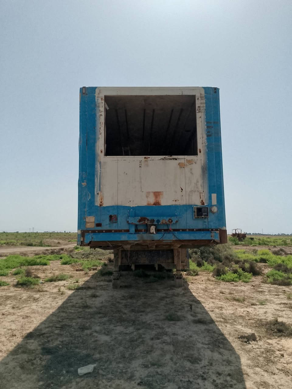 سلام عليكم بوكس للبيع تخم تاير ارتفاع 275 السعر 35 وبيه مجال مكان واسط نعمانيه ***********

