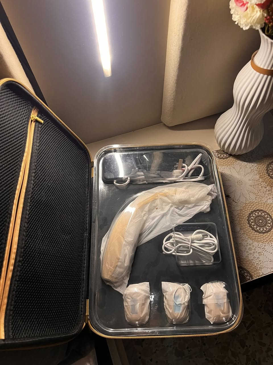 ليزر ازالة شعر منزلي ضربات مفتوحة احدث اصدار Enzo مستخدم لغرض الفحص بعدة جديد سعره 270 وبي مجال 
***********
