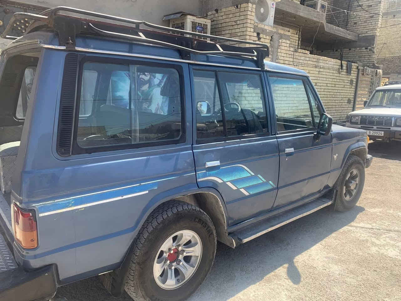 باجيرو ٨٩ 

كير مكينه فور اس ٤ 

السياره باسمي رقم بغداد 

تخم تاير جديد كهربائيات كلها شغاله 

جام كهربائي شغال 

دوشمه نضيفه 

كير قبل شهرين شاده خير من الله 

سعرها ٣٥ بيهة مجال قليل اخوان 

ابيع مكينه كايمه 

غير متواجد ع الفيس 

***********
