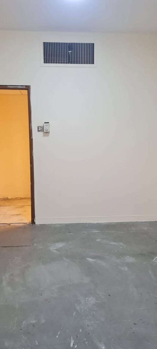 شقه للبيع طابق ثالث ٣ غرف نوم صاله استقبال مطبخ حار بارد الارضيه سيراميك ماعده الغرف قرب الشارع العام بسعر ١٥٠ مليون قابل لتفاوض اللاستفسار ***********
