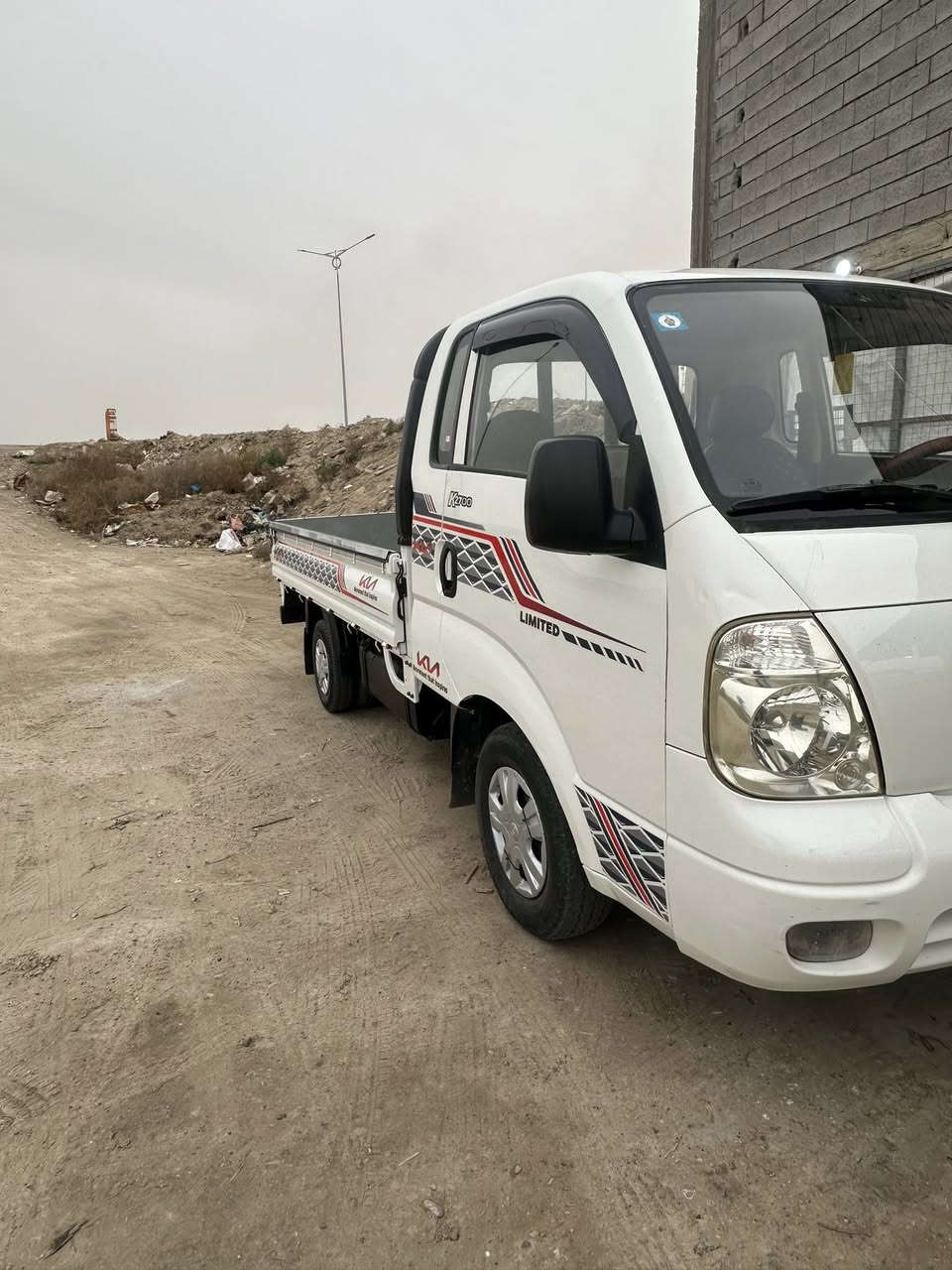 السلام عليكم كيه للبيع 2010 سياره مكفوله كفاله عامه رقمها انبار سياره مكانها الرمادي ماشيه 150 الف حقيقي جديده مامتعوبه عارضها ب 103 للتواصل ***********
