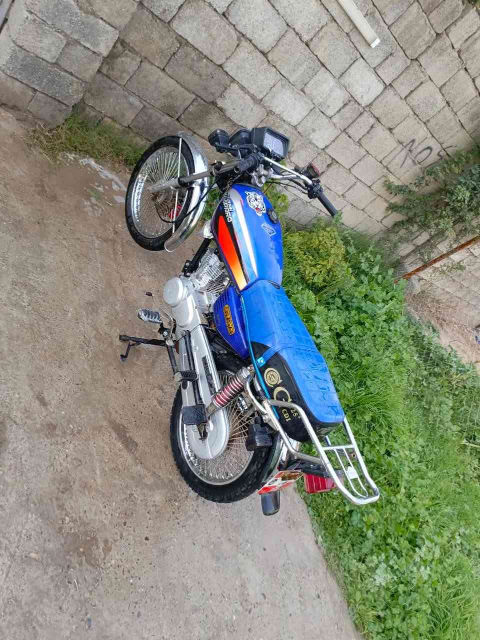 للبيع سونك 2023 منفيس موجود محرك مبدل ولفات ويرمنيه دشبول كلو شغال سعر 425 مكاني بل أيمن ستفسار ***********
