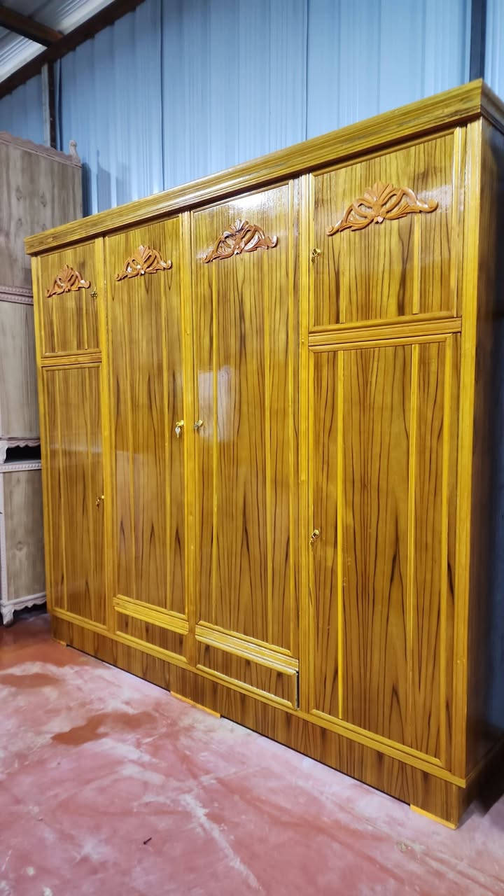 يتوفر لدينا كل انواع الكناتير والبوفيات الطلب والاستفسار راسلونا خاص او واتساب ***********
