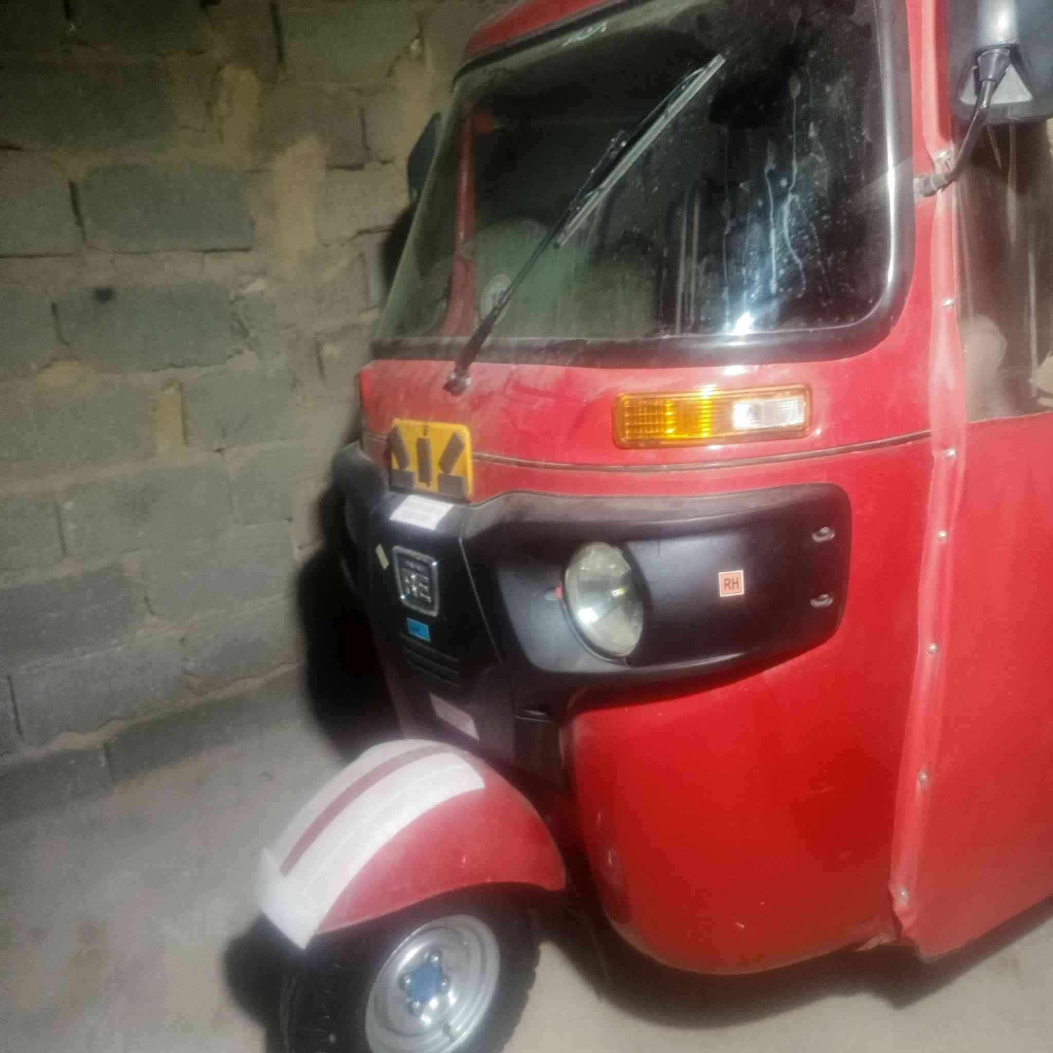 سلام عليكم تكتك للبيع موديل18شهر ل12اوراق مكتب حسين مكفوله الترقيم تكتك مصبوغه عام جماليه مكفوله من ضربه تكتك مانقصه برغي خير من الله 
مكاني كربلاء حي الغدير الاستفسار الاتصال بالرقم ***********
