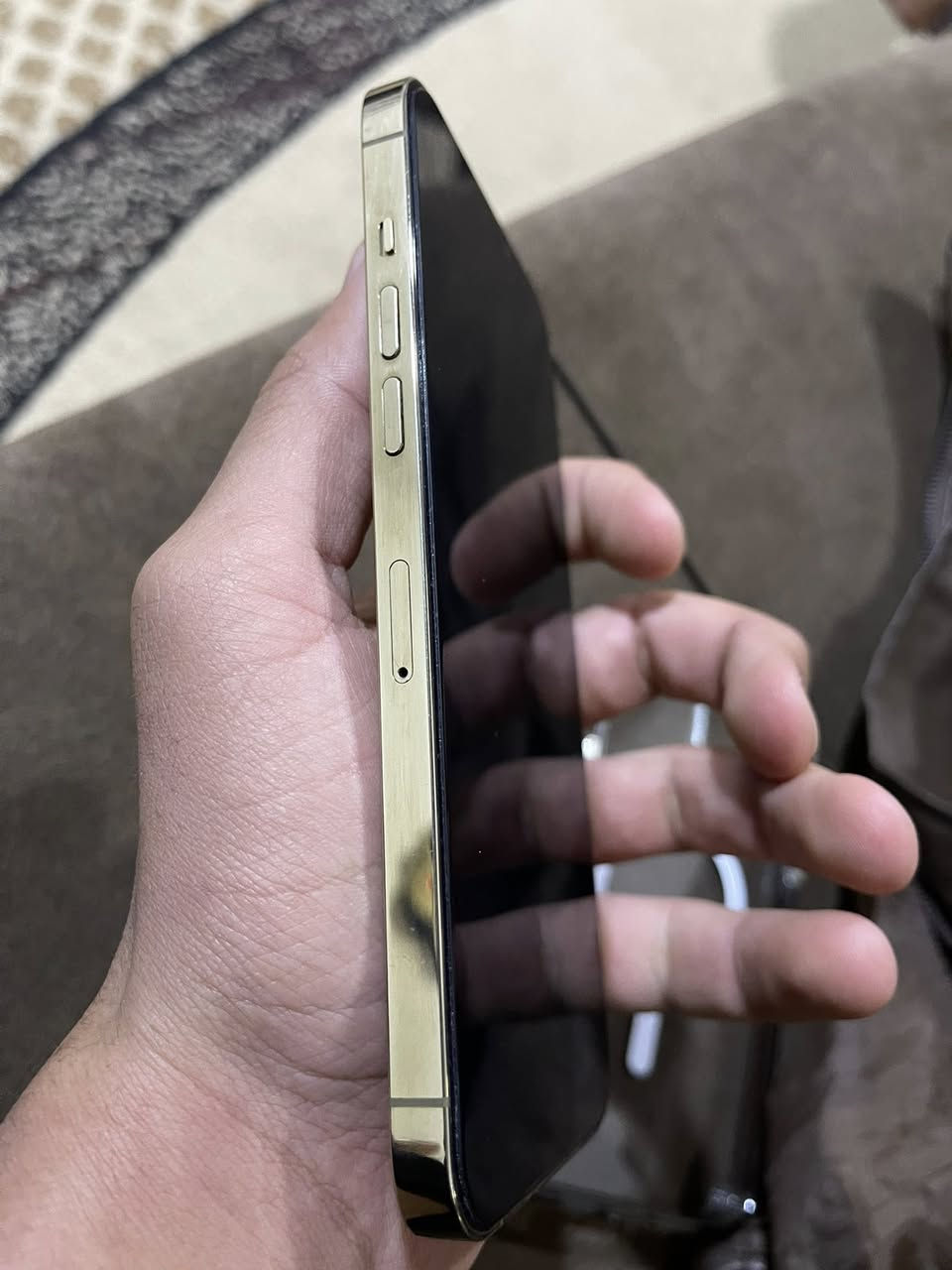 ايفون 12برو ماكس 
نضافه فول وكله بلاد وما بي ولا شخط 
بطاريه 77
ذاكره 256
السعر 550وبي مجال  
رقمي ***********
