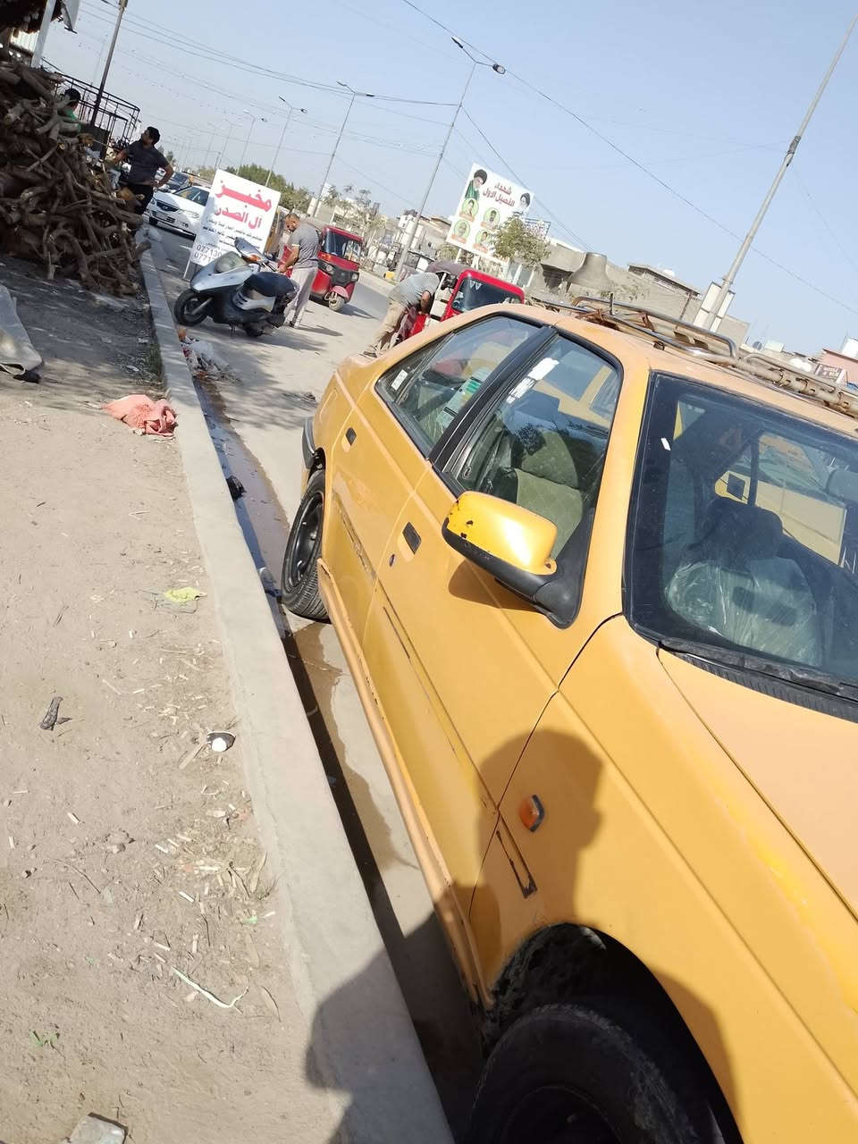 سلام عليكم سياره بيجو موديل 2012 جاهزه من كلشي تخم تاير صدر امامي  شاشه وغرفتها نضيفه والكشر كبال العين يعني شغل وتطلع بسمي مكاني بغداد ***********
