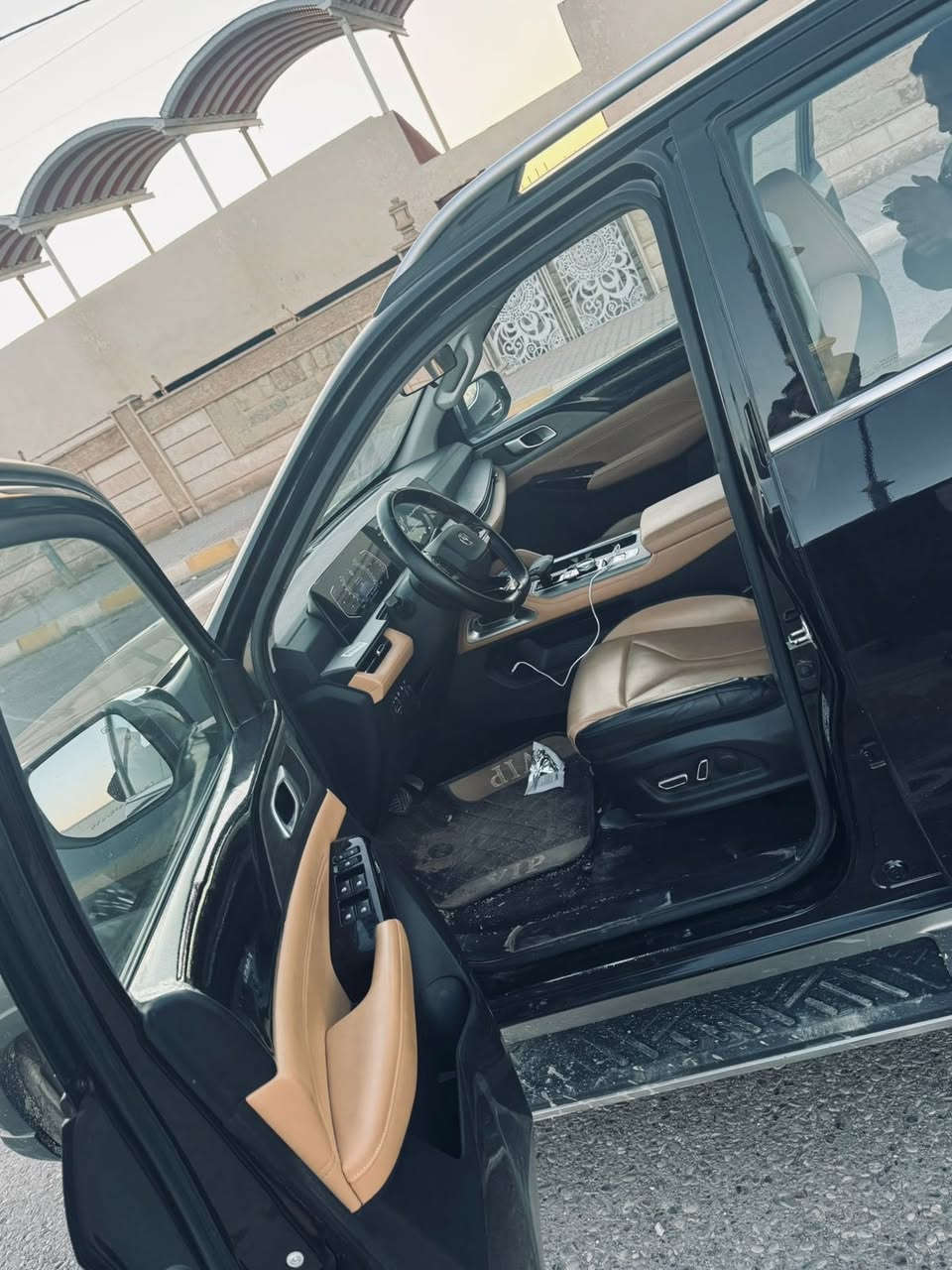 سلام عليكم ورحمة الله وبركاتة

هانتر بيك اب طراز 2025 ...
محرك 2000 توربو +قوة الحصان 233HP+العزم 390+حجم خزان الوقود80L+ناقل حركة 8AT ثمان سرعات +وضعيات القيادة سبورت ، نورمال ،ايكو+نظام دفع العجلات 4wd,2wd,Auto+حجم العجلات 18R
المواصفات 
شاشه 10انج+انعكاس هاتف+مقاعد تحكم كهربائي +تبريد مقاعد +تبريد قطعتين +تشغيل عن بعد +فول تحكمات مقود  +تحكمات مري +مانع انزلاق 
السياره حداديه فول
السياره عليه ضمان صيانه لمدة خمس سنوات
شرط التحويل 
سعر 240$ بيه مجال 
للاستفسار :هـ : *********** عمر
