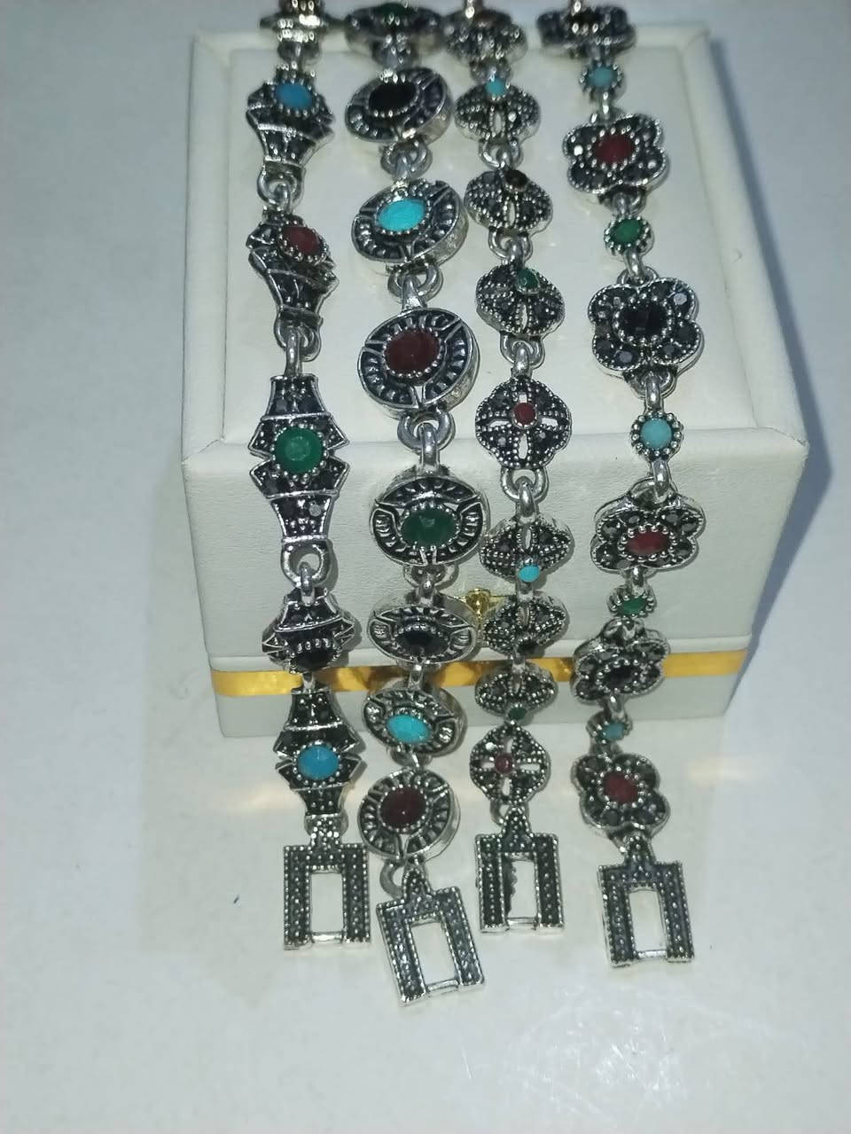 فضه إسترليني يعني مطلي بماء الفضه ماركه اوربيه


**إذا كنت صاحب هذا الإعلان وتريد حذفه لأي سبب، رجاءا أرسل رسالة إلى الدعم الفني**