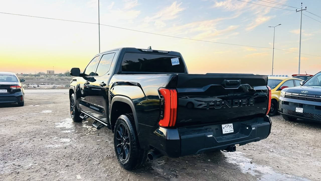 تندرا امريكي 
موديل 2025 مرقم شهداء قادسيه 
وكاله بسم المشتري 
 الضرر فقط بنيد  بدون عابر 
الموصفات واضحه  
محرك لاندكروز 6V
ماشيه 3 الف فقط 
باب طويل بدي قصير 
جامه خلفيه كهرباء
وضعيات قياده وسحب مقطوره 
وباقي موصفات واضحه 
السعر 360$
العنوان الرميثه معرض اثير الجياشي 
‭0783 899 9910‬
*********** 📞واتساب او الاتصال 
***********
