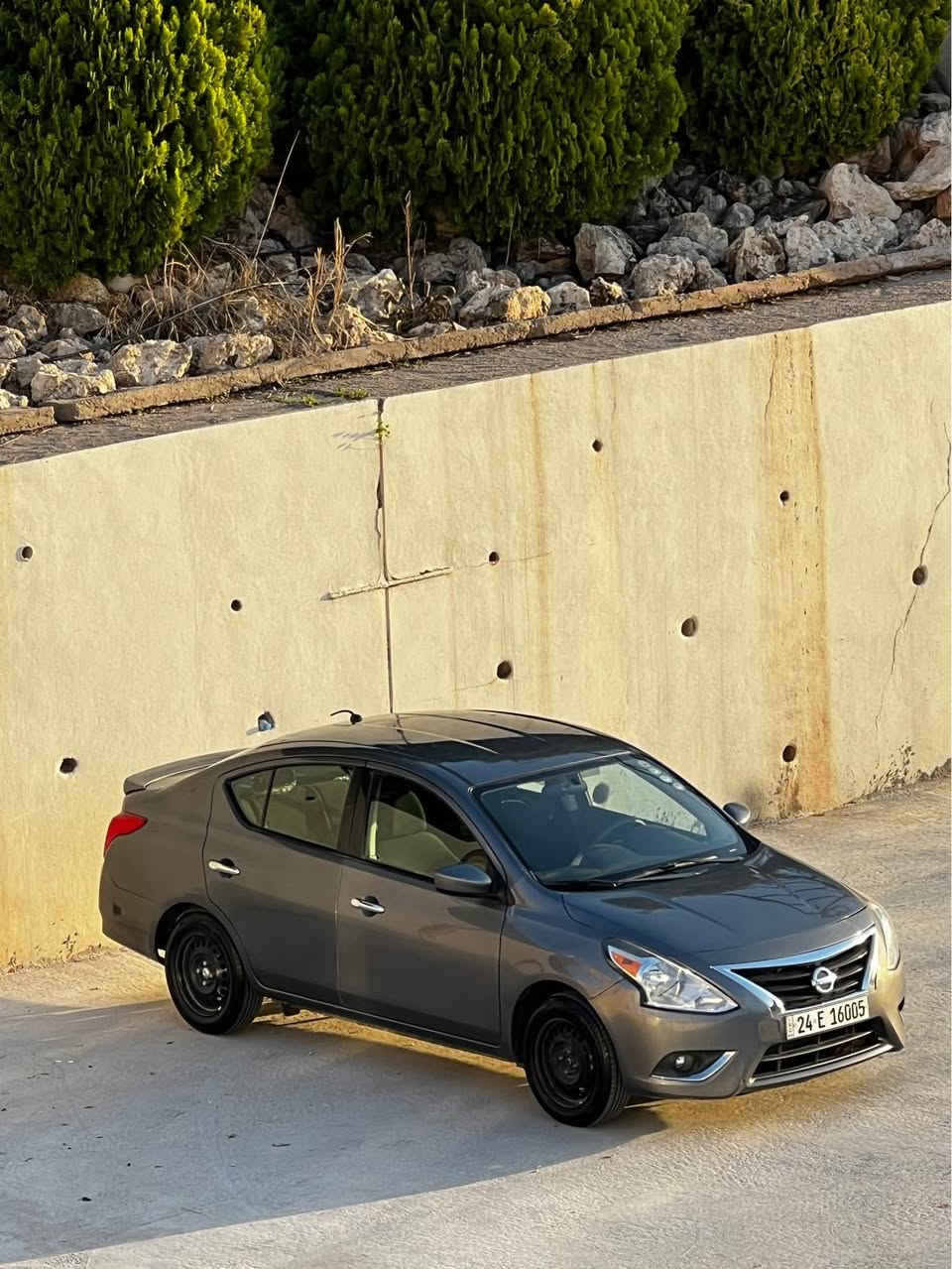 سياره نيسان فيرسا للبيع موديل 2017 
مواصفات sv 
‏٨٨mمايل ماشيه 
رقم و سنويه جديد حتي 2030
سياره فقط للبيع  
ضرر بينا 3 قطعه 
مكاني ب دهوك 
رقم تلفون 
‏*********** دهوك, العراق
