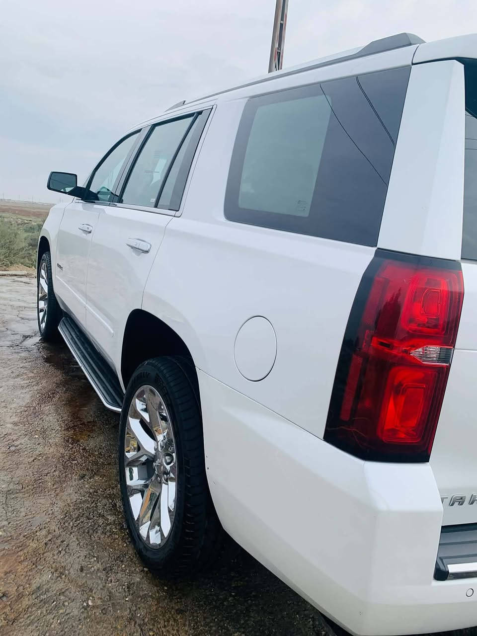 تاهو 2018خليجي بريمر ضوء القمر
خليجي رقم بغداد بأسمي    
فول مواصفات 

مواصفات السيارة 
داخل جلد قرميدي
سلايد روف
كراسي امامية كهرباء 
كراسي هزار عند اقتراب السيارة من اي شي 
كراسي امامية  خزن ميموري 
كراسي امامية تدفئة و تبريد 
كراسي خلفية كهرباء و تدفئة
تحكم بالتبريد خلفي شاشة
شحن الهاتف لاسلكياً
رادار
كروس سرعة
داتا شو DATA SHOW
خمس بصمات
فول تحكم استيرن
استيرن كهرباء
استيرن تدفئة
شاشة عرض الاعطال
ثلاجة
صندوك كهرباء
فتح صندوك تلقائيا عن طريق القدم(صندوك جلاق)
نظام السير على الخط
كير اوتو و عادي
حساس امامي خلفي
نظام تحكم بمستوى الضوء الداخلي
مانع انزلاق
منضومة زنون عالي ناصي 
تحكم كهربائي بالبريك والبانزين
فور ويل
شاشة امامية كبيرة 
شاشة خلفية 
كامرة خلفية 
تشغيل عن بعد
قاصة سرية
اشاير بالمري
مري كهرباء(شفط)
وياها تخم بردات 
صدر كير محرك  كفالة
اي ستفسار اتصل 
***********
***********
