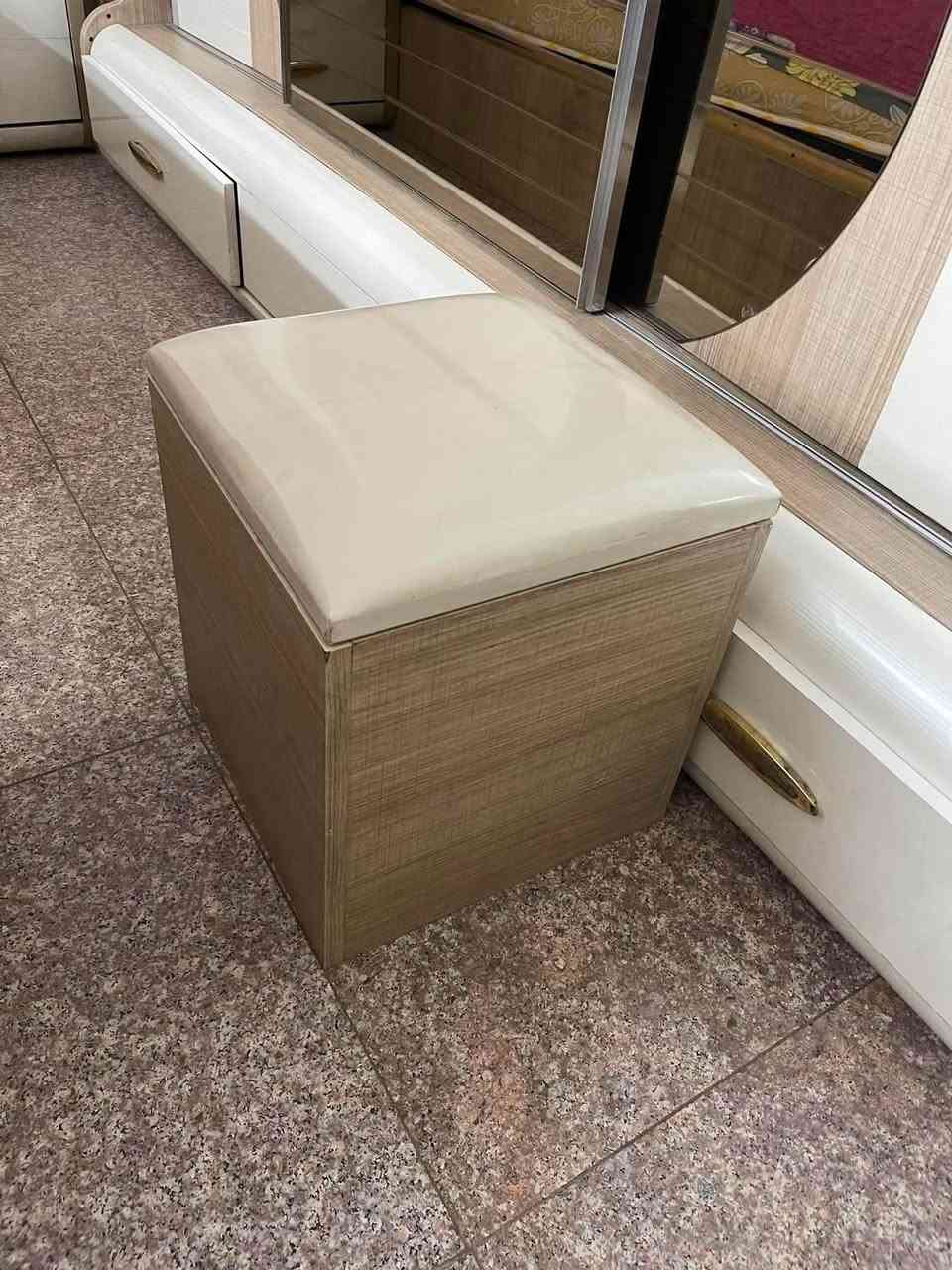 السلام عليكم
أغراض مستعملة  للبيع في محافظة بغداد 
غرفة نوم 7 قطع اضرارها سكك الكنتور و سكك ميز التواليت سعر ٤٠٠ خشبها ممتاز و متين
سرير طفل يكفي لعمر ٦ سنوات او ٧  مع الفراش(الدوشك) لا توجد اضرار سعر ٧٥ الف
سرير طفل يكفي لعمر سنتين مع دواشك عدد ٢ بي اضرار السعر ٥٠
كنتور ٢ باب عدد ٢ سعر ٥٠ للكنتور الواحد


**إذا كنت صاحب هذا الإعلان وتريد حذفه لأي سبب، رجاءا أرسل رسالة إلى الدعم الفني**