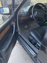 بي ام للبيع  حجم / ٧٣٠ V8 مسكر  موديل / ١٩٩٠   مصبوغة عامّ للجمالية فق...