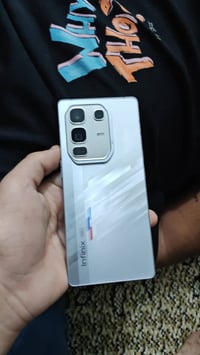 نوت 50 برو بلاس كامل ملحقاته نضيف 256 عشوائيه12+12 ب390 مكاني بغداد مد...