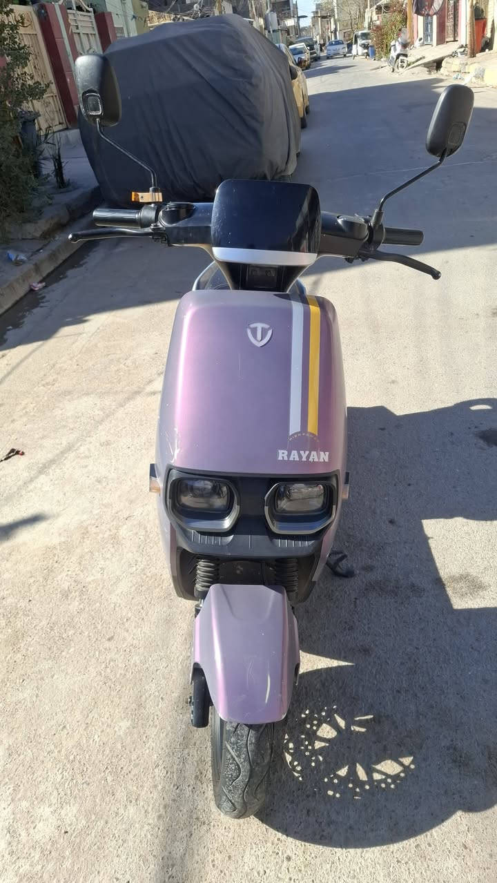 دراجة شحن شركة الريان دراجة نضيفة هاي بصورة بعد ما يحتاج احجي بيها بطارياتها جديدة و شحنها خير من الله مكاني بغداد مدينة الصدر سعرها 600 اتصال و بيها مجال ***********
