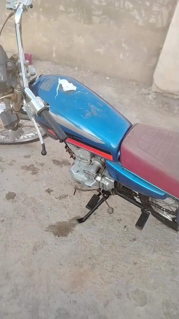السلام عليكم شباب دراجه كلك نضيفه ومكفوله و السعر 250 وبيه مجال قليل والشراي بيه خير ويدلل والاتصال على هذا الرقم *********** مكاني الكوت ( المو شراي لا يتعبني)

