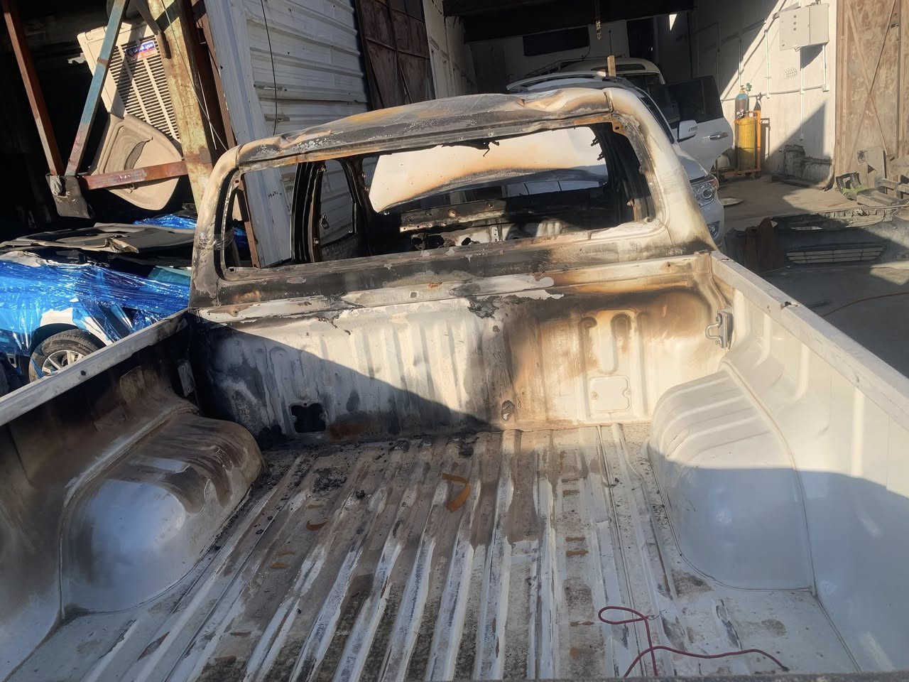 السلام عليكم تيوتا هيلوكس 6 سلندر موديل 2023 باسمنه رقم اربيل جديد الانكليزي السياره فول مواصفات بصمه كير اوتماتيك للاستفسار اكثر التواصل مع الرقم ***********
