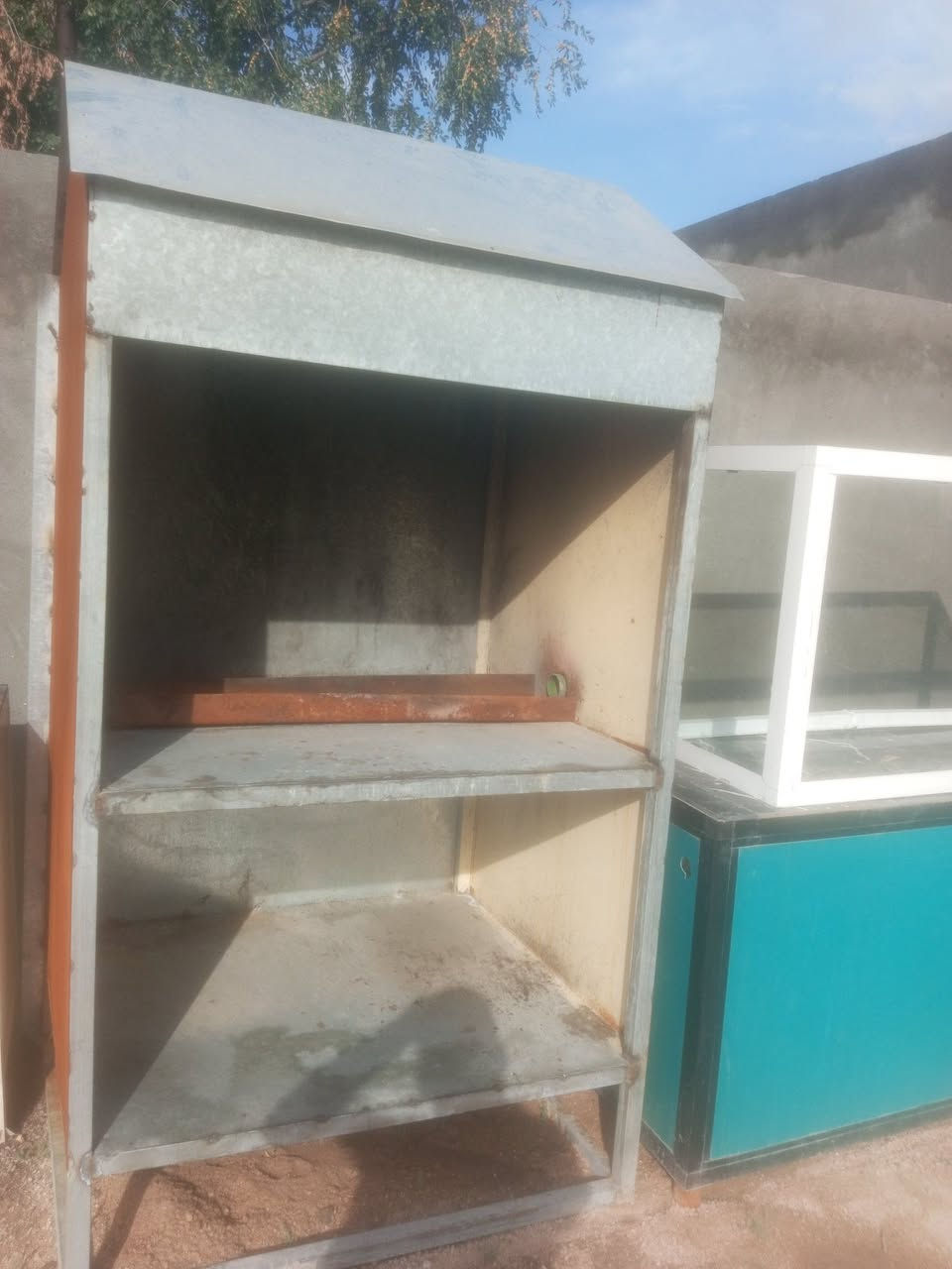 السلام عليكم 
منقبه كباب جديد تفصل حديد ثقيل وحتى شويه ماله بسرعه كامل هي وماطوره وشلمنه مالته 
وجام خانه فلافل قطع 
وميمزه تركي طول مترين ونضيف
وسنكي الالمنيوم 
اغراض مكانه الوركاء 
اليه يريدنه كلنه سهل وياه وشكرا لكم


**إذا كنت صاحب هذا الإعلان وتريد حذفه لأي سبب، رجاءا أرسل رسالة إلى الدعم الفني**