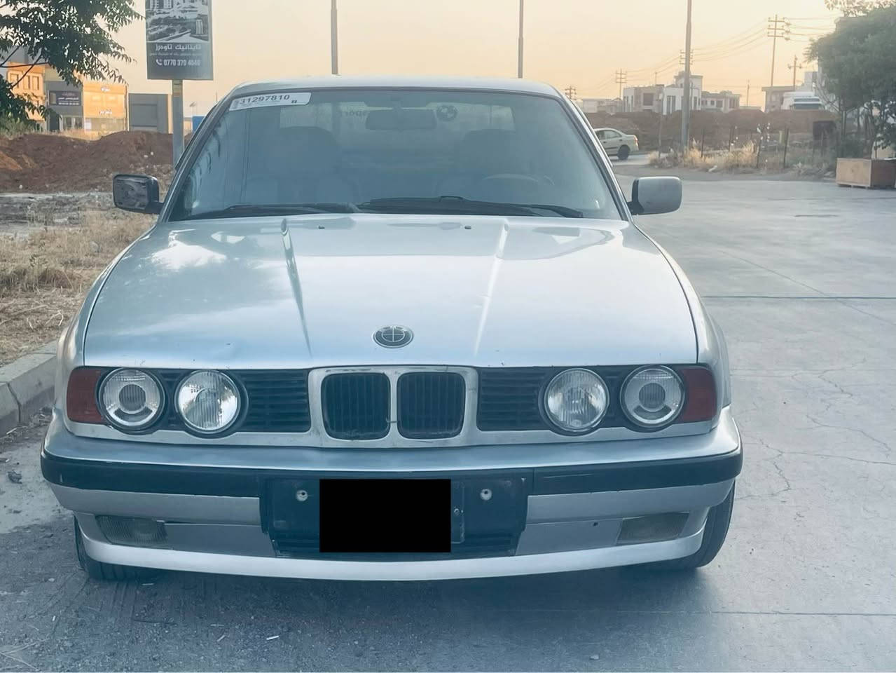 BMW 1992
٥٢٥ توماتیک بێ بۆیاخ 
ئارم پلاستیک بەشەرتی ئەوەلیات و غرامە 
 گێرو مەکینەو ئەکسل و تەقەو رەقە هەمووی بەشەرت
ژ.م:***********
*********** السليمانية, العراق
