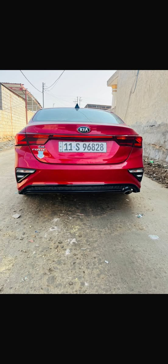 السلام عليكم 
فورتي 2020امريكي 
حادثها  بنيد وجاملغ وبيها قطع  كلير 
ب128 وبيها مجال بسيط 
***********
