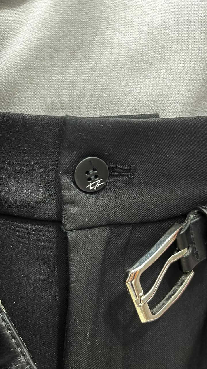 بدلة سبورت بنطرون + ستره
adidas x balenciaga ماركة
تلبس وزن 70 الى 80
مستعملة لبستين فقط
سعرها بالموقع 3132$
سعر البيع $400
متوفر توصيل جميع محافظات العراق 🚚
للأستفسار أكثر *********** ☎️
