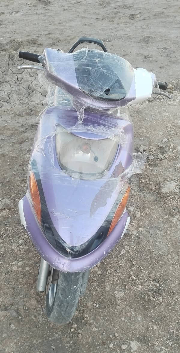 دراجه البيع سعر 250وبيه مجال دراجه كله شغاله كهربايات عداتات سلف هندر هورن كله شغال هاذه رقمي ريده يخابرني *********** و يعلق وانه طبله خاص
