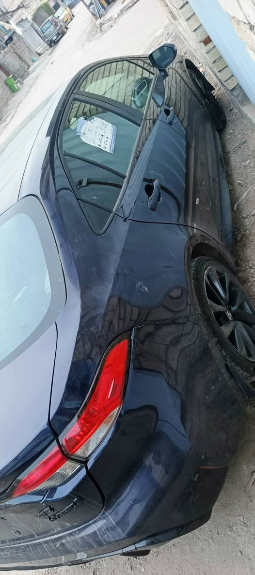 كورلا هايبرد موديل 24 SE ماشيه 9الف بدون ايرباك بيها قطعتين صبغ بنيد وقبق صندوق مكاني بغداد الدوره السعر 145 موبايل ***********
