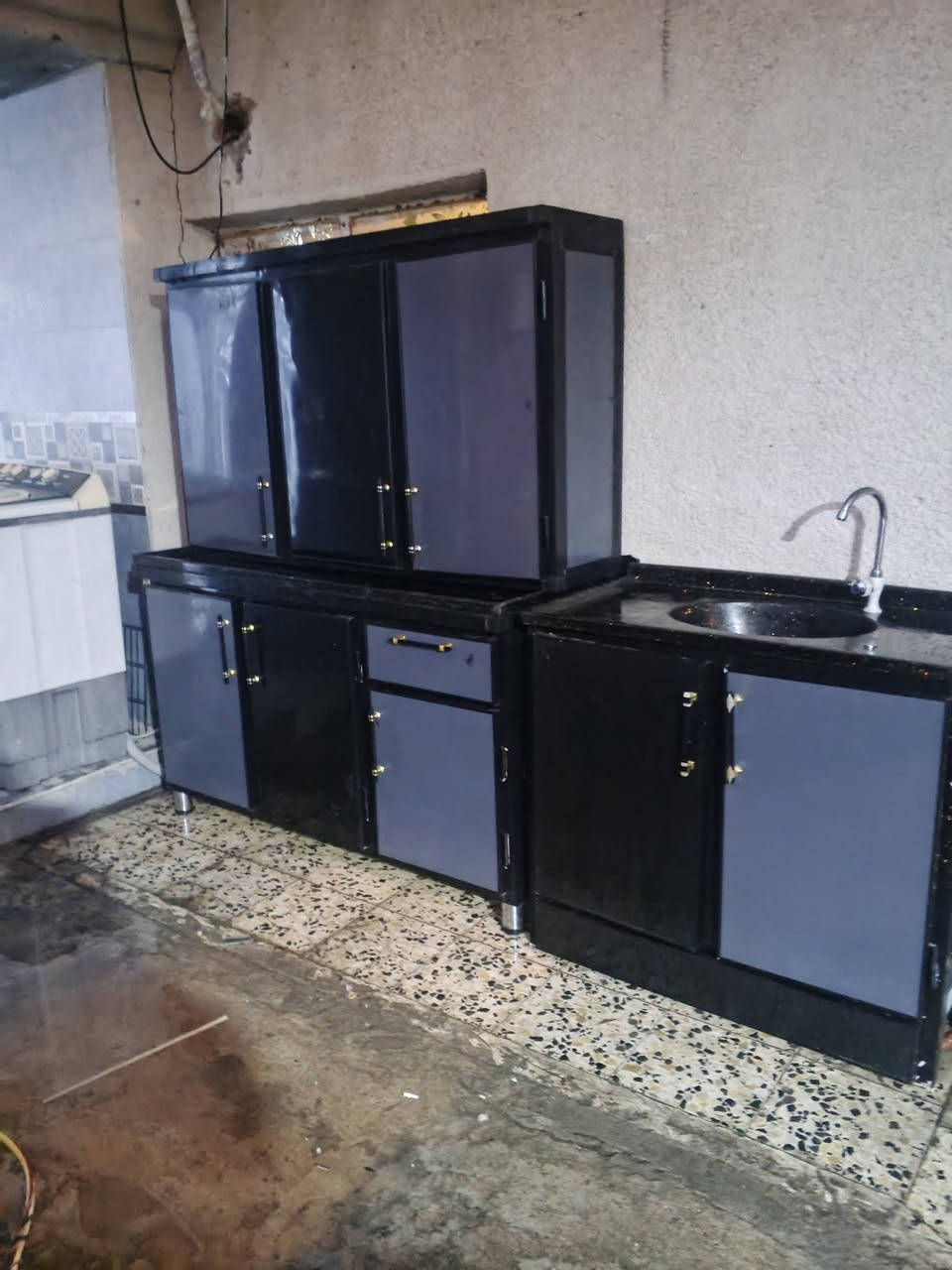 مترا ونص مرمر مبطن تفصال وسنك مترا مرمر كلش جديد داخل بنل مو بليت*********** العنوان القبله  يوجد توصيل
