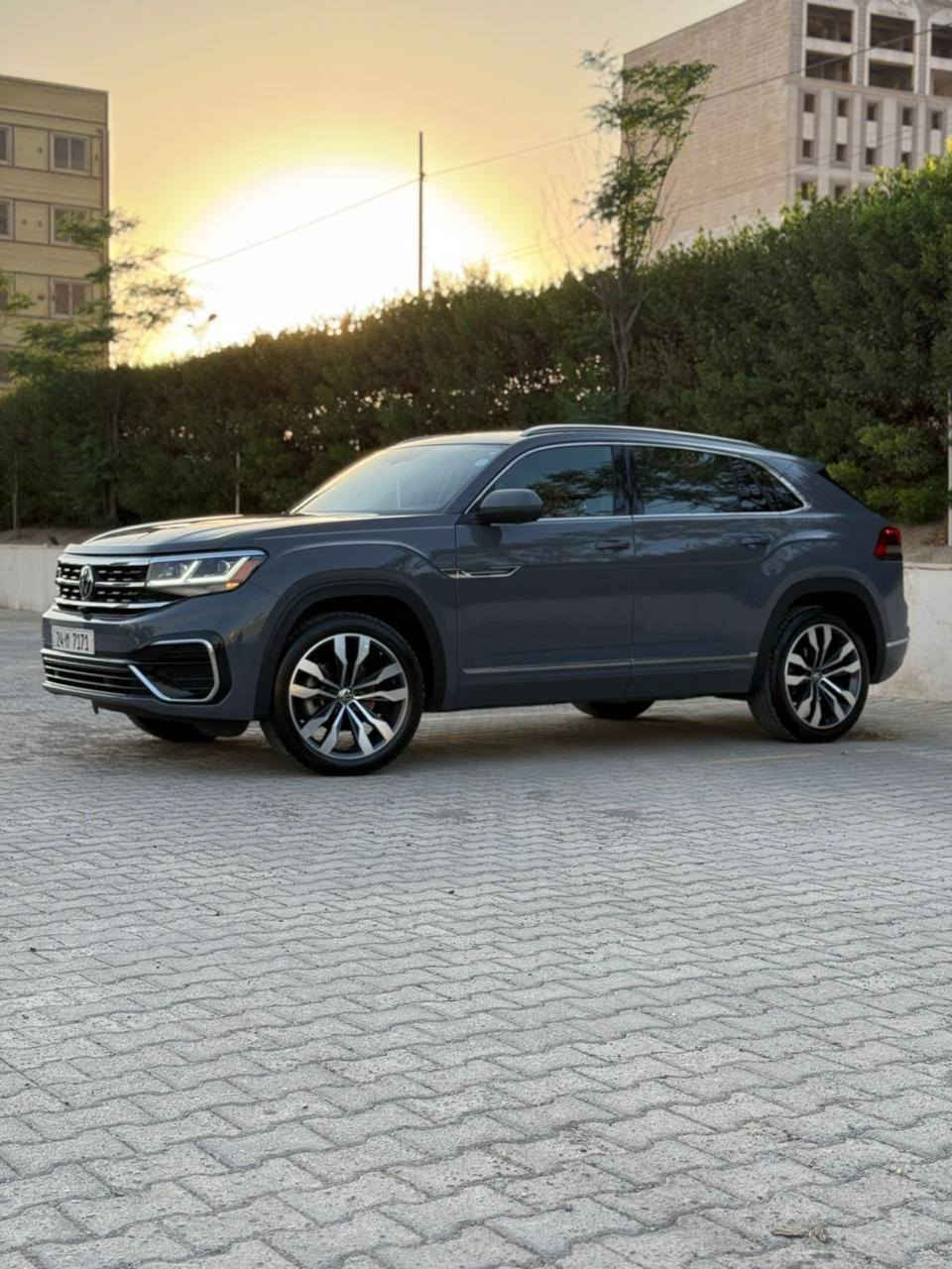 Volkswagen atlas sel r line premium 2021
للبيع أو مراوس 
أطلس كروز سبورت فول مواصفات 
ماشية 51000الف مايل    
موديل:2021
لون سمنتي 
داخل أحمر 
كاميرا ٣٦٠درجة 
كشن حار 🔥 بارد❄️
كشن خزن 
٤باب بصمة 
تشغيل عن بعد 
لايت متحرك مع وضعية القيادة 
باب خلفي بردة 
سماعة 🎧 ماركة فيندر مع مكبر 📢 صوت 
مساعد باركين 
أوتو بارك 
محرك 6سلندر 
شاشة إلكترونية 
نظام أندرويد أوتو ابل كاربلي 
دفع رباعي-فورميشن 
سقف بانوراما 
صندوق شفت 
السيارة كلين تايتل مكفول كفالة عامة شرط تقرير الكارفاكس 

رقم التلفون ***********
-*********** 

 🌁price:375
