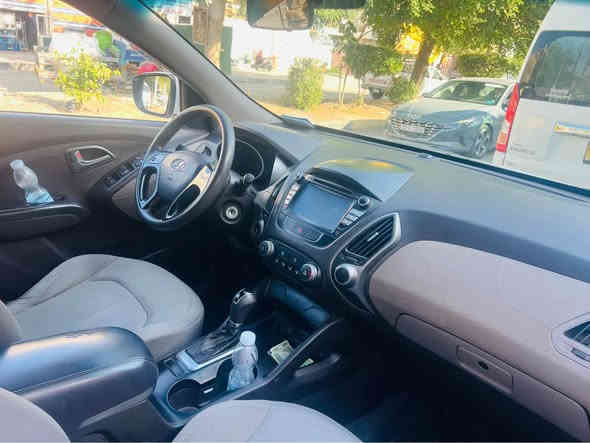 السلامً عليكم مكلف ب النشر 
توكسان 
 2015 
خليجي 
محرك 2000دًوش 
شاشه 
كامره 
تحكم استيرن 
ويل كب 
اشاير مري 
لدات امامي خلفي 
لايت عدسه 
السعر 153 
علما السياره جديده و مابيها نواقص 
بيها قطعه صبغ وحده 
للاستفسار ***********
بغداد رحمانيه الجعيفر بغداد
