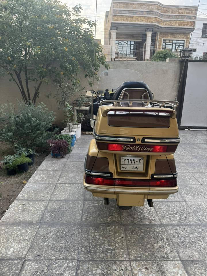 السلام عليكم كولد وينك موديل 91 مسجل بالسنويه 88 رقم بغداد سنوية باسمي هزة جديده تحويل مباشر دراجه نضافة خير من الله كفر اصلي بدون قطعه صبغ او ضرر دراجه عليها ادامه بالكامل فلتر شوتة جديد تخم بلك جديد تاير امامي وخلفي جديد باتري جديده بعدني ماشاده الها موجود بالصندوك سستم صوت بلوتوث كلشي بيها شغال ومكفول من جك و بك تراي انطي بيها للشمال عنواني بغداد حي الجهاد والسعر 41 وبيها مجال قليل كلش ***********
