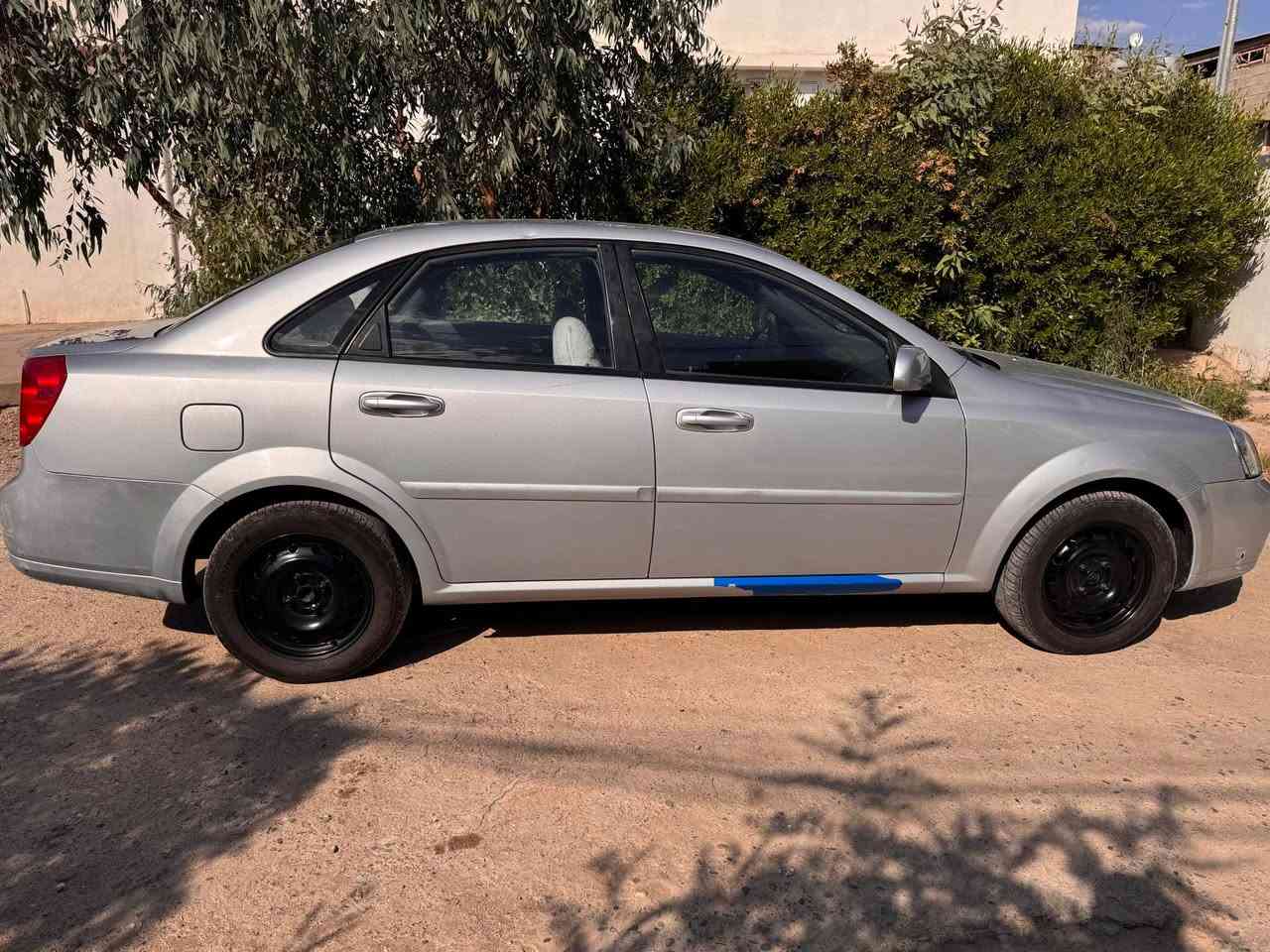 اوبترا 2009 صبغ بونيد 
بدون بارد وتعديل ورصعات ماشي 160الف
سنوية جديد شرط تحويل
*********** كركوك, العراق
