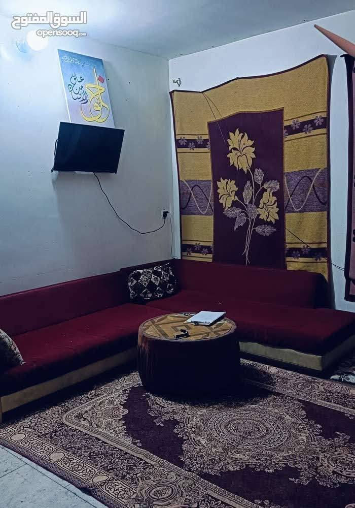 (سكن مشترك طلاب او موظفين)
شقة  في شارع فلسطين حي المستنصرية مؤثثة (اجهزة تبريد سبلت مكيف مبردات مراوح ثلاجة غسالة طباخ بلازمة تخم قنفات وسرير لكل نفر  ...الخ 
بالاظافة الى خط سحب وانترنيت .
الايجار للنفر الواحد 150 الف شامل اجور النت والسحب
***********
