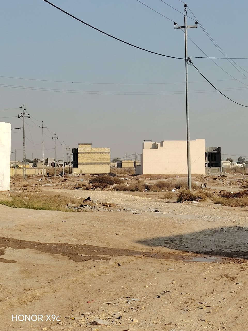 تحية طيبة 🏠
بيت مساحة ١٤٠ متر مع محلات عدد 2

نهاية الموضفين ركن على ثلات شوارع على شارع ٢٠ 

طابو صرف زراعي على ٢٥
السعر ٥٠ مليون قابل للتفاوض 

للاستفسار

***********

***********

***********
