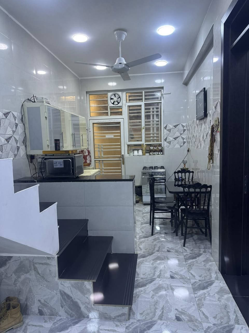 بيت للبيع طابو زراعي الزعفرانيه حي الربيع بيت البياع مساحه 85 واجهه 7 نزال 12:50 طابق واحد بناء حديث السعر 92 لاستفسار ***********
