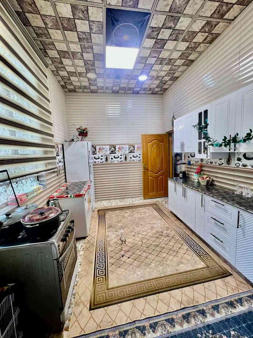 💥💥💥ملاحضه رجان قرأت المنشور بل كامل
وتساب اوالاتصال ***********
💥💥دار للبيع مساحه ((150)) متر  🖼️.،، طابو زراعي سند ٢٥ قرار محكمه مشمول بتطويب مرقم من قبل لبلدية 

،،،، خدمات كامله شوارع تبليط واناره ليليه وكهرباء ومولد

💥💥 وقريب على شارع العام ومدارس اهليه وحكوميه قريبه يوجد مستشفى يبعد عنه اقل ال 200متر 

🏗️🏗️بناء حديث ودرجه أولى جاهز للسكن طابوك

 جمهوري ارضية بورسلين ثقيل درجه اولئ جدرن لوح سقوف جمس مبورد

 بيت 🏠🏡كامل مفتاح وما ناقص كلشي 
🏡🏛️يتكون البيت طابق الاول من غرفتين ،،،،، وصاله ،،، ومطبخ واستقبال وصحيات،، داخليه وخارجيه وكراج جبير 
💥💥مكان مميز جدا بلنجف بملحق قرية الغدير  🧱🧱

🚦🚦🚦ملاحضه يوجد لدينه جميع المساحات والأسعار المناسبه
💥💥💥💥من ال 50 متر إلى 1000 متر

الستفسار اكثر ***********
