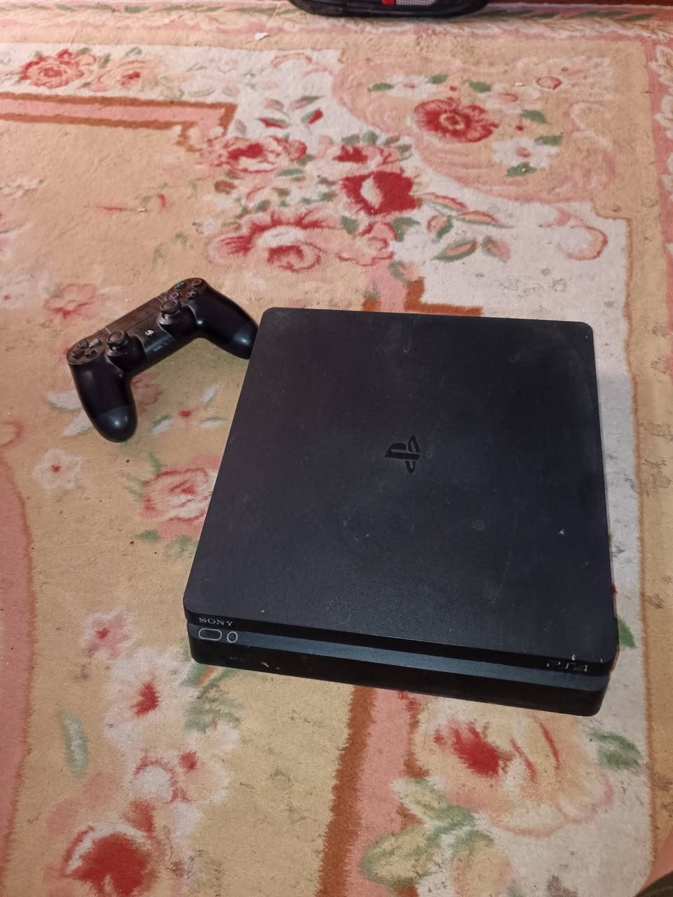 السلام عليكم عندي بلي 4نضيف ودركسون فره ونص مع دواسات السعر 350 وبي مجال للاستفسار ***********
