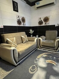 للبيع قنفات 6 مقاعد مع الطبلات 4 طبلات بسعر 450 الف   كاونتر ارتفاع مت...