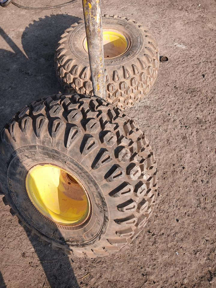 اطارات عدد 4 للبيع جديد للتواصل الاتصال على ***********
