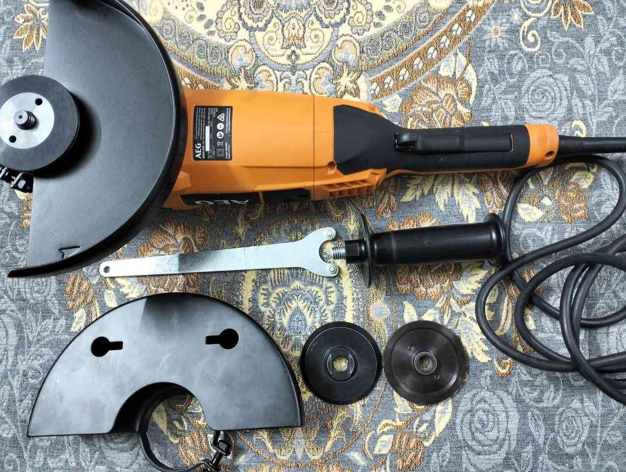 كوسرة حجم 230 ملم ماركة اوربية معروفة وزنها 6 كيلو للاستفسار التواصل ***********
