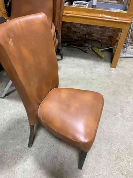 السلام عليكم عندي 16 كرسي لبيع لستفسار الاتصال ع الرقم *********** ملاحظه اني مكلف بلنشر
