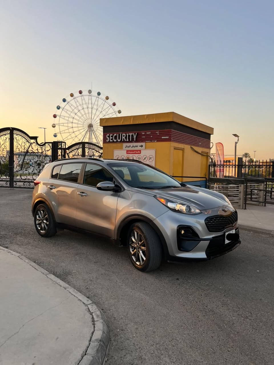 السلام عليكم 
للبيع كيا سبورتج وارد امريكي 
موديل 2022
المواصفات 
بصمة ابواب
بصمة تشغيل 
هاند بريك بصمة
بانوراما
كرسي كهرباء
كشنات تدفئة
كشنات جلد 
داخل اسود
قطعتين تبريد
محرك 2400 GDI
حساس امامي
حساس خلفي
توقف ذاتي 
رادار جانبي 
كامرة خلفية دوارة
ماشية 100الف 
شاشة عطلات 
مري شفط 
وباقي المواصفات العادية
السيارة حادثها جاملغ و باب الصدر فقط صبغ وباقي السيارة مكفولة فقط ملاحضات بسيطة شخوط 
رقم اربيل سنوية باسمي تحويل مباشر ثاني يوم 
العنوان/بغداد/حي الجامعة 
هـ/***********/***********
