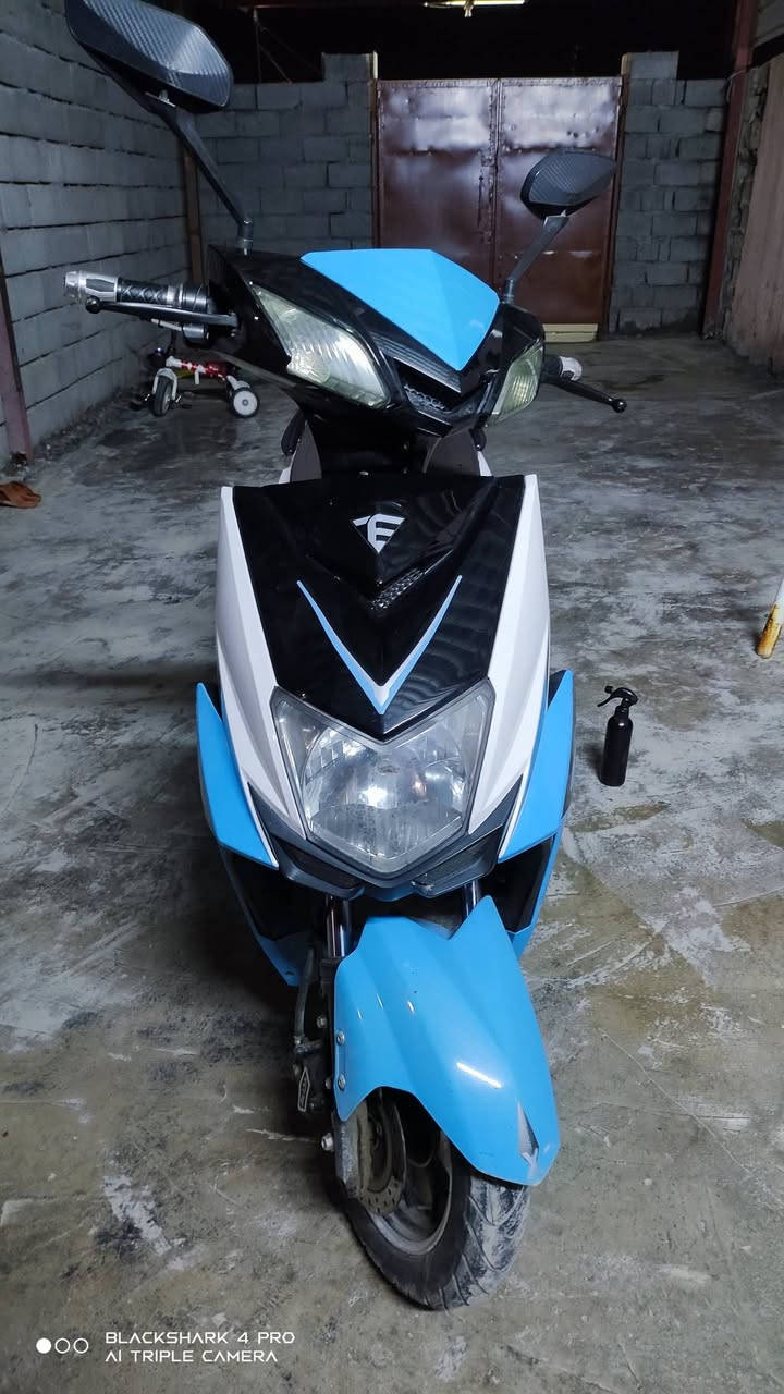 دراجة شحن كهرباء موديل 2025
نظيفة وتشتغل تمام، مثل ما مبين بالصور
مناسبة للتوصيل والاستخدام اليومي
شحنها ممتاز
مكني حبانية ماعندي توصيل 
لحب يتصل على 
 الرقم ***********
