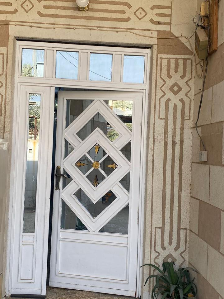 🔹 للبيع بيت زراعي   🔹
📍 الموقع: حي الحسين
📐 المساحة: 200 متر مربع
واجهة 10 * 20 نزال 
📑 نوع الطابو: زراعي 

🌳 الموقع شارع جامع حجي راضي 

🏡 غرفتين بقياس 6*4 والثانية 5*4
 استقبال قياس 9* 4 
صالة كبيرة 
مطبخ قياس 4*4
صحيات داخلية وخارجية
بيتونه 
بناء طابوق بناء جديد 2012
عكادة

للاستفسار والتفاصيل أكثر يرجى التواصل  الاتصال على واتساب  
***********
