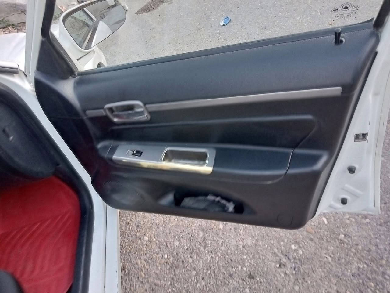 السلام عليكم سياره نوع جيلي سي كي موديل 13 نظيفه خصوصي رقم بغداد بسمي السعر 42 ضرر السيارة جاملغ الخلفي ضربة خفيفة والجاملغ الامامي أيضا من يم الخشم تخم تاير باتري جديد كير ومكينة ياباني لا صرف ولا تبخير العنوان بغداد المدائن للاستفسار الاتصال على الرقم التالي/***********/***********
