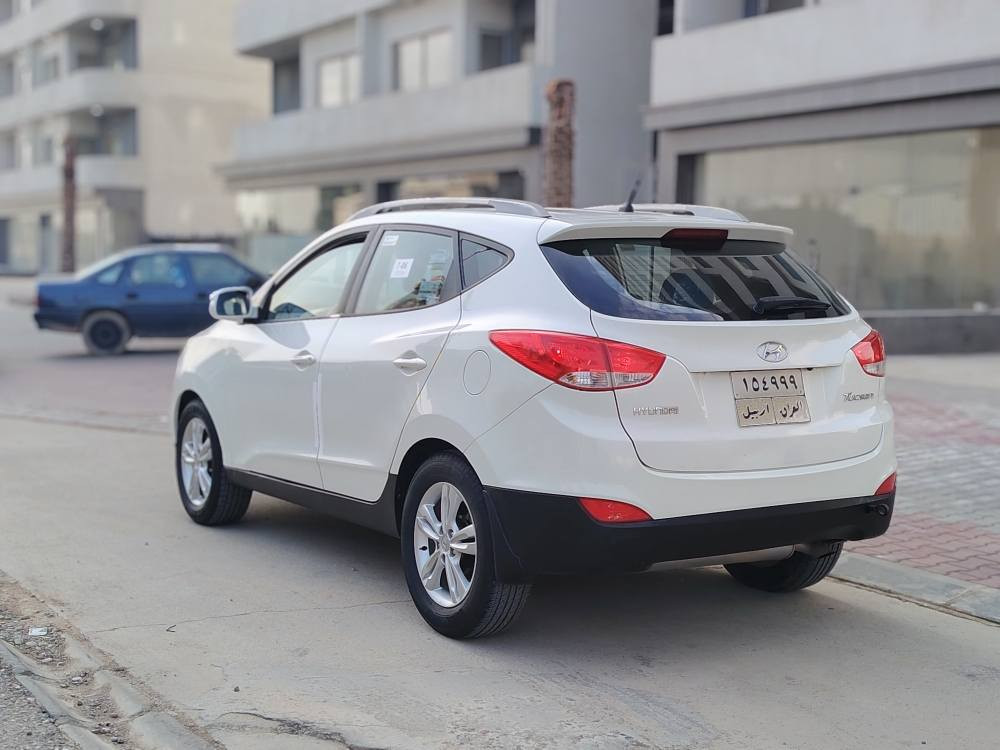 توكسان موديل ٢٠١٠
سعر ١١٤ بي مجال بصيط
بيها بونيت جاملغ صبغ مع مكانين
بدون شاصي محرك كير صدر شرط
دفتر بانزين بيها شرط تحويل والوكالة *********** كركوك كركوك, العراق
